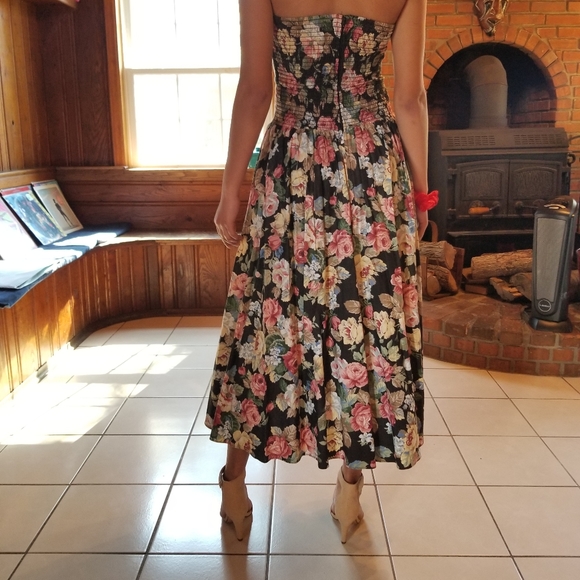 Beautiful floral strapless dress by Katie - Picture 2 of 3